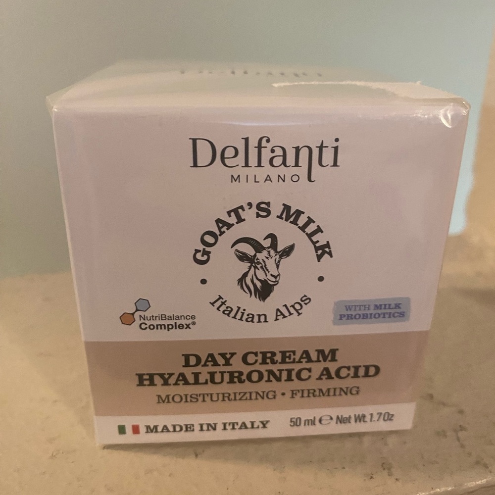Delfanti Goat's Milk Hyaluronic Acid Day Cream -Firming. Made in Italy.NWT